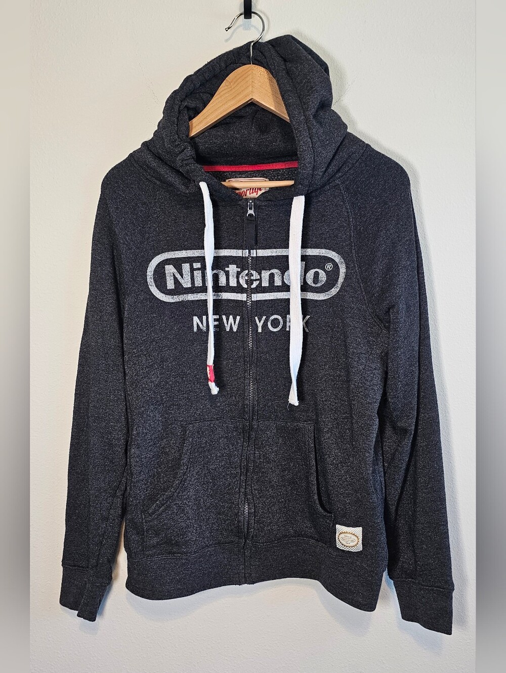 Unisex Licensed Nintendo New York zip up grey hoodie Large